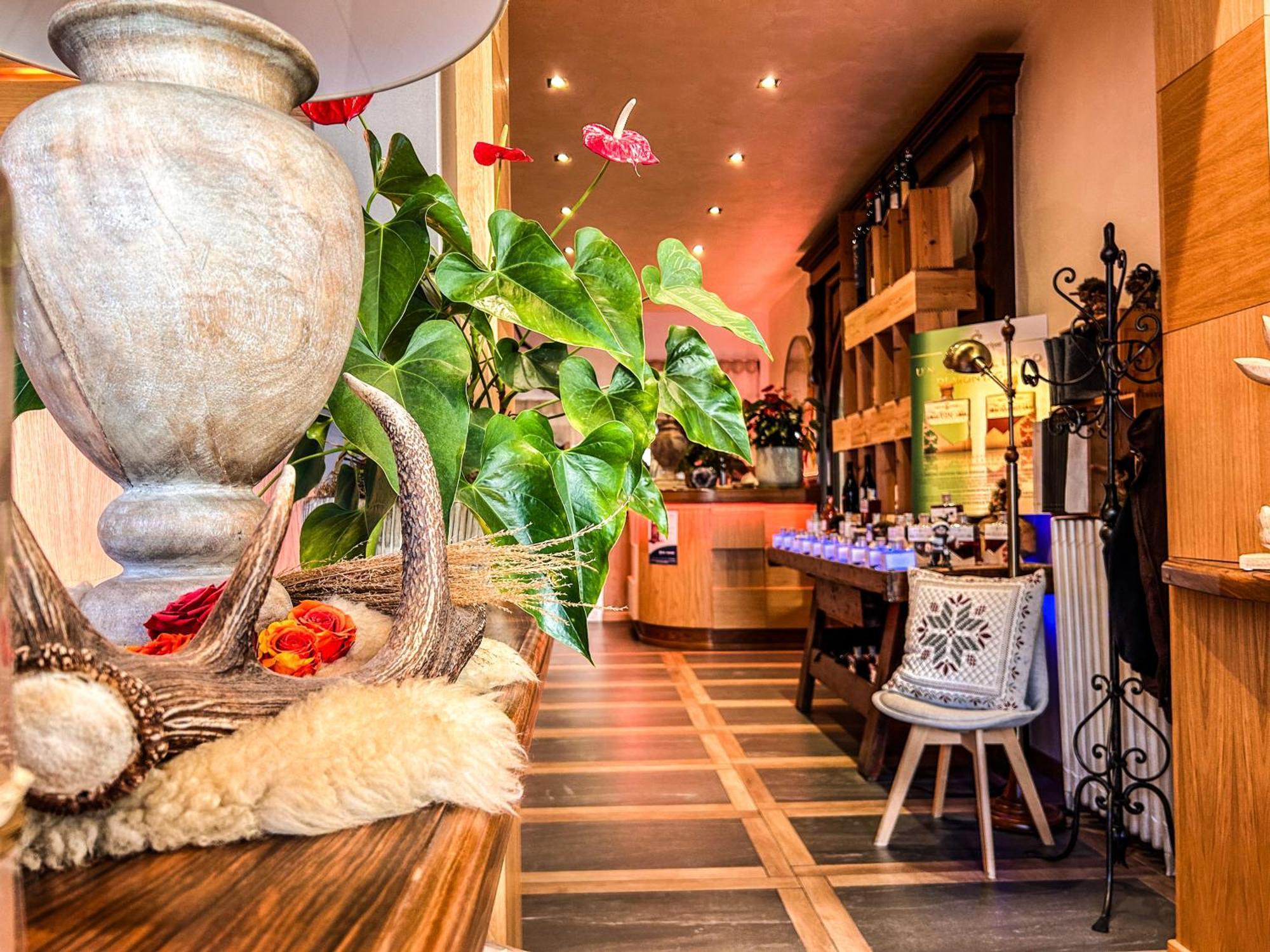Hotel Moderno Restaurant Serina  Kültér fotó
